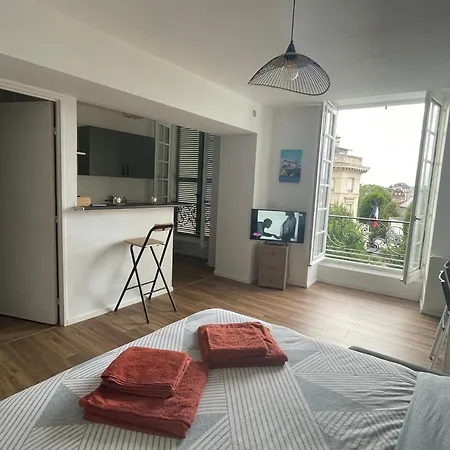 Apartment Beautiful Place Clemenceau *